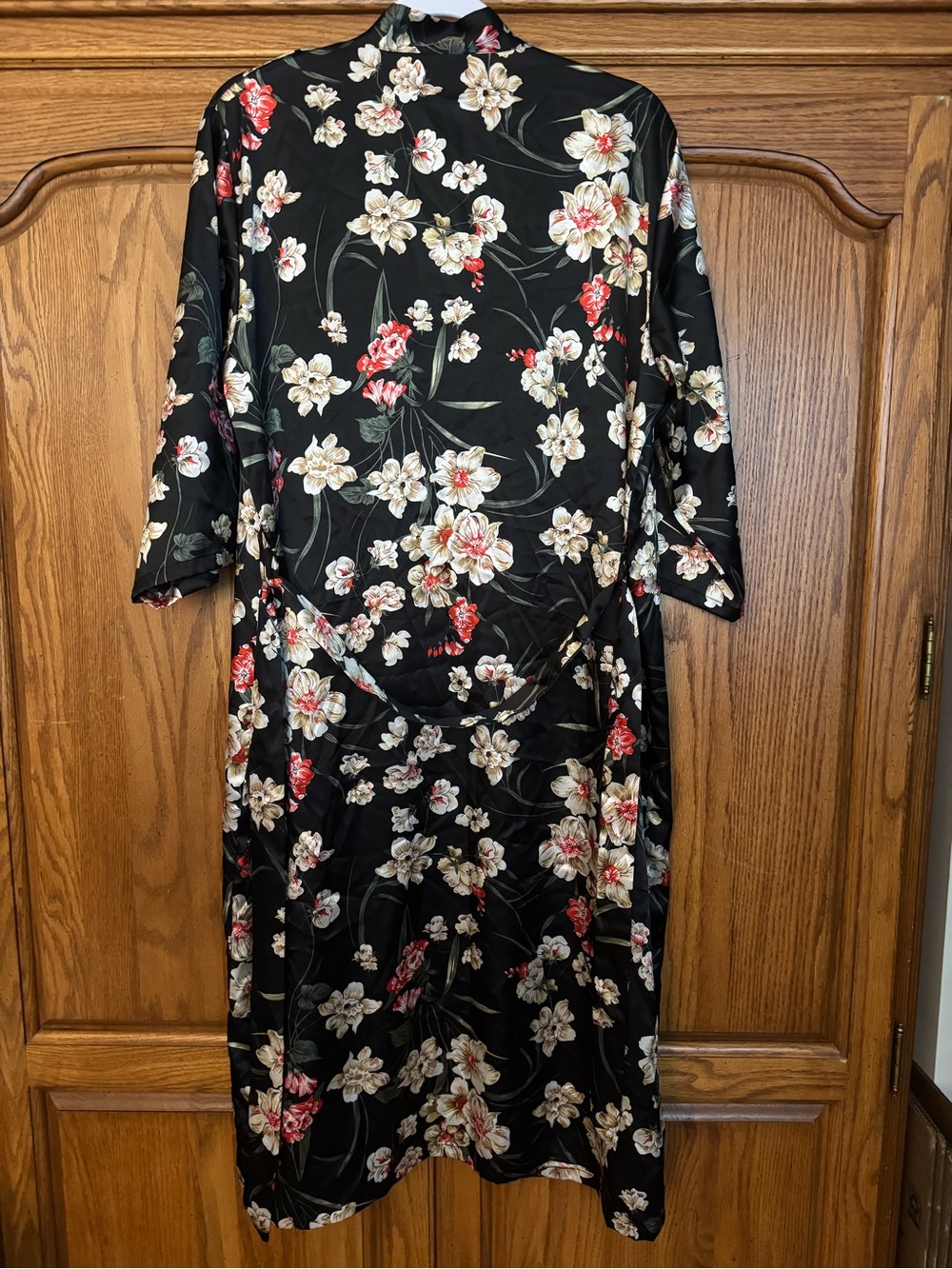 Floral Black Robe - Picture 2 of 2